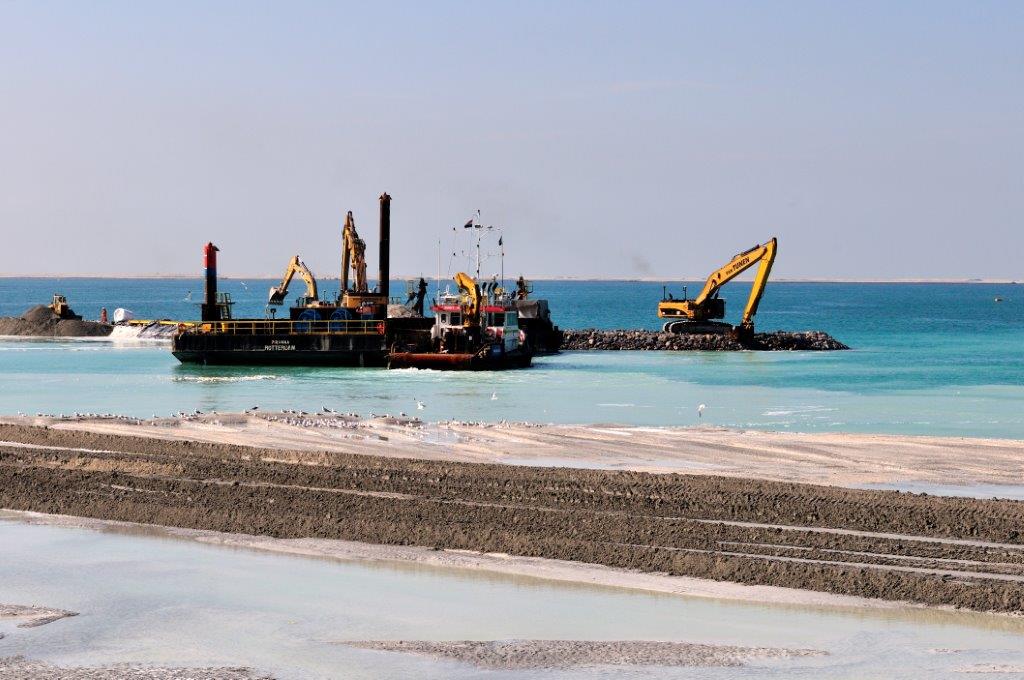 01/2015 Breakwaters and Land reclamation Middle East- div. projects